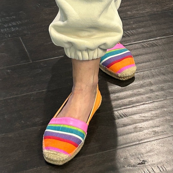 Nine West 81/2 worn but like new. - Picture 2 of 8